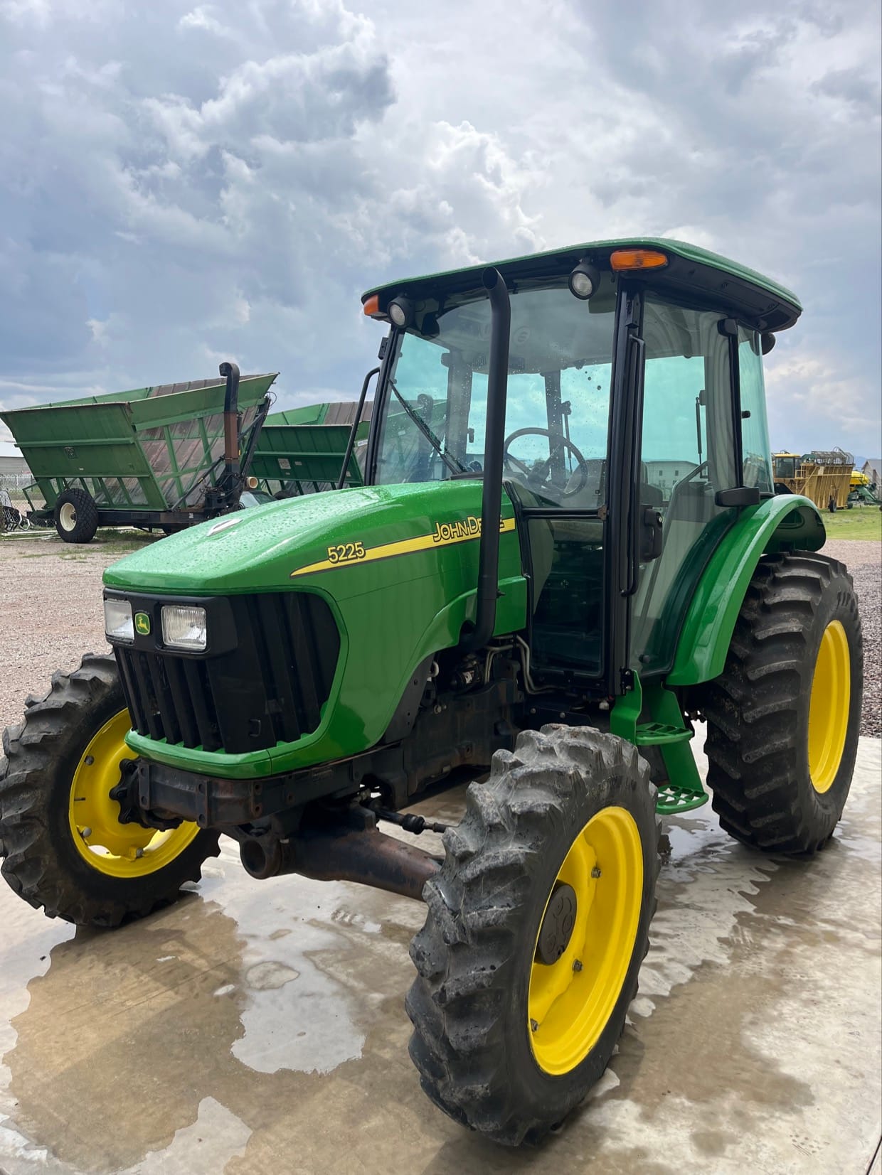 John Deere 5225 2008