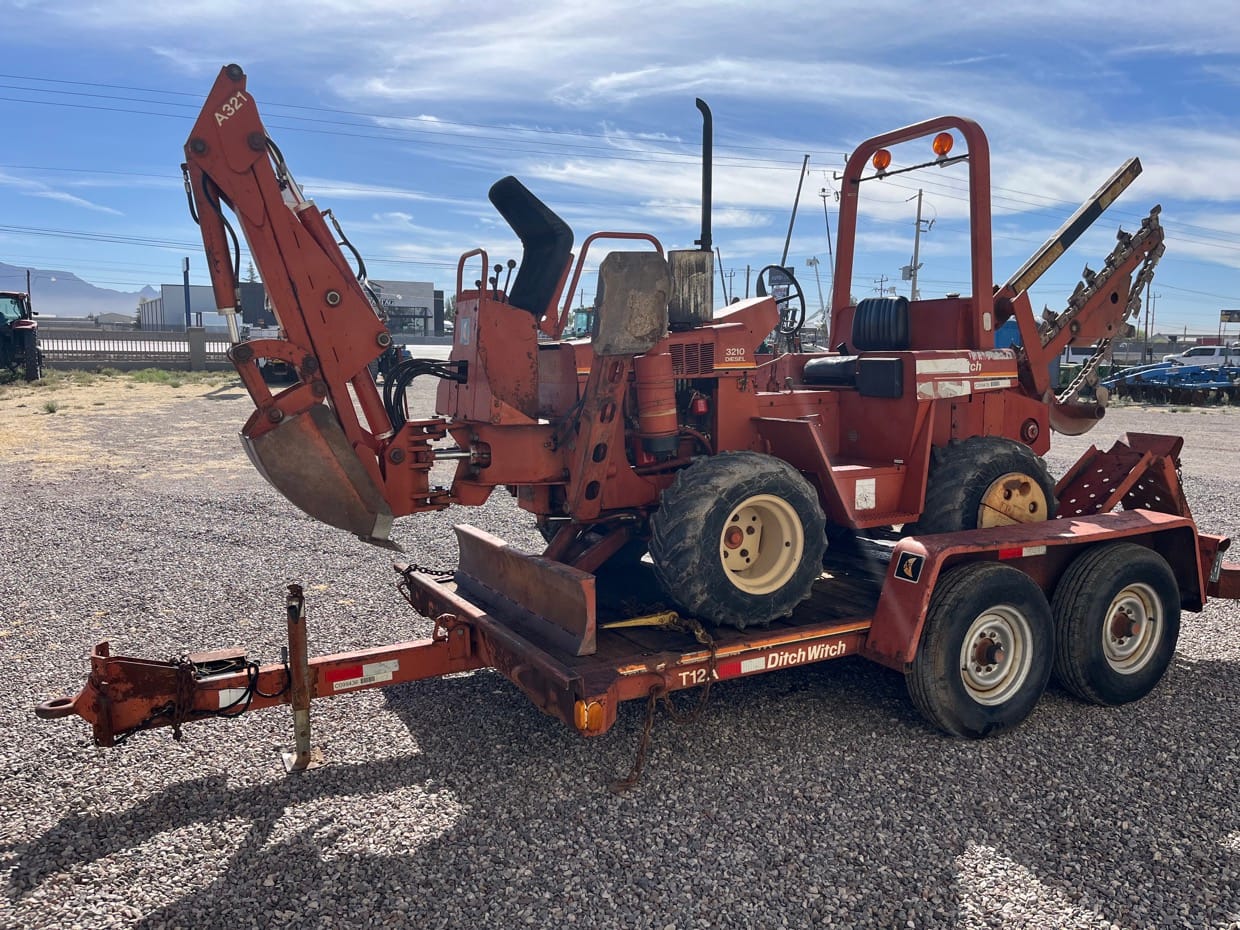 Ditch Witch 3210 Diésel 