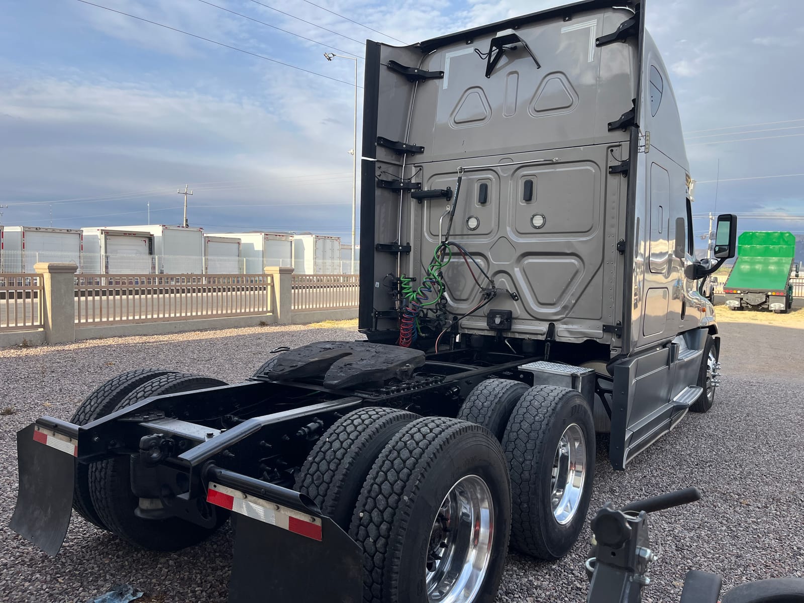 Freightliner Cascadia 2018 — foto 2