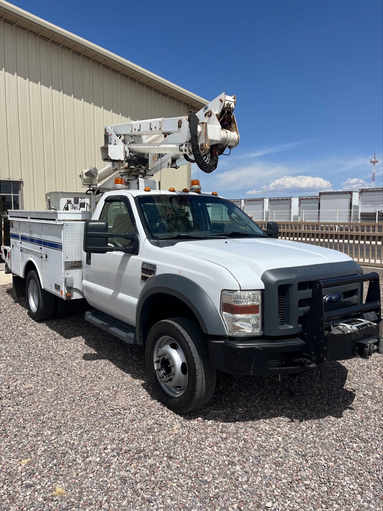 Ford F550 con Grúa de Basket